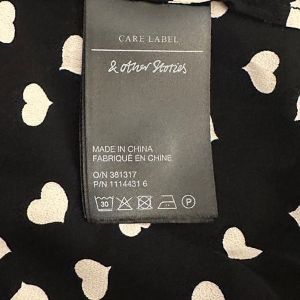 & Other Stories - Black Long Sleeve Blouse w/ White Hearts Pattern (NWT), Size 8 - Picture 5 of 7